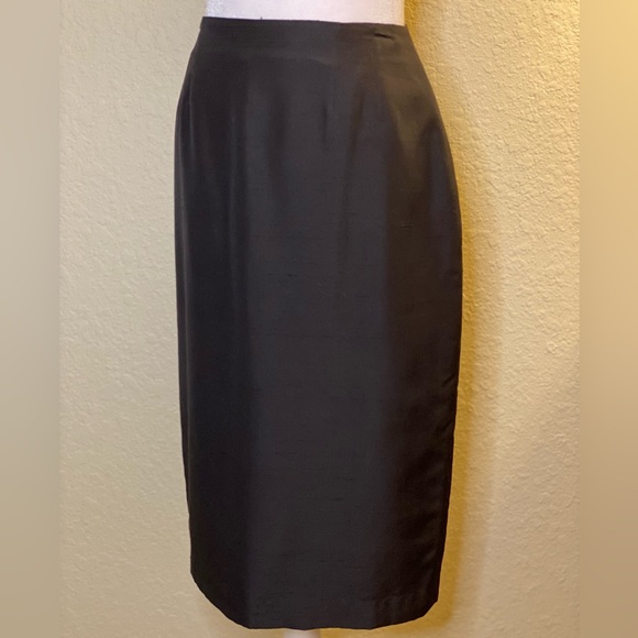 Ellen Tracy Tailored Black Skirt 100% Silk - Picture 2 of 4